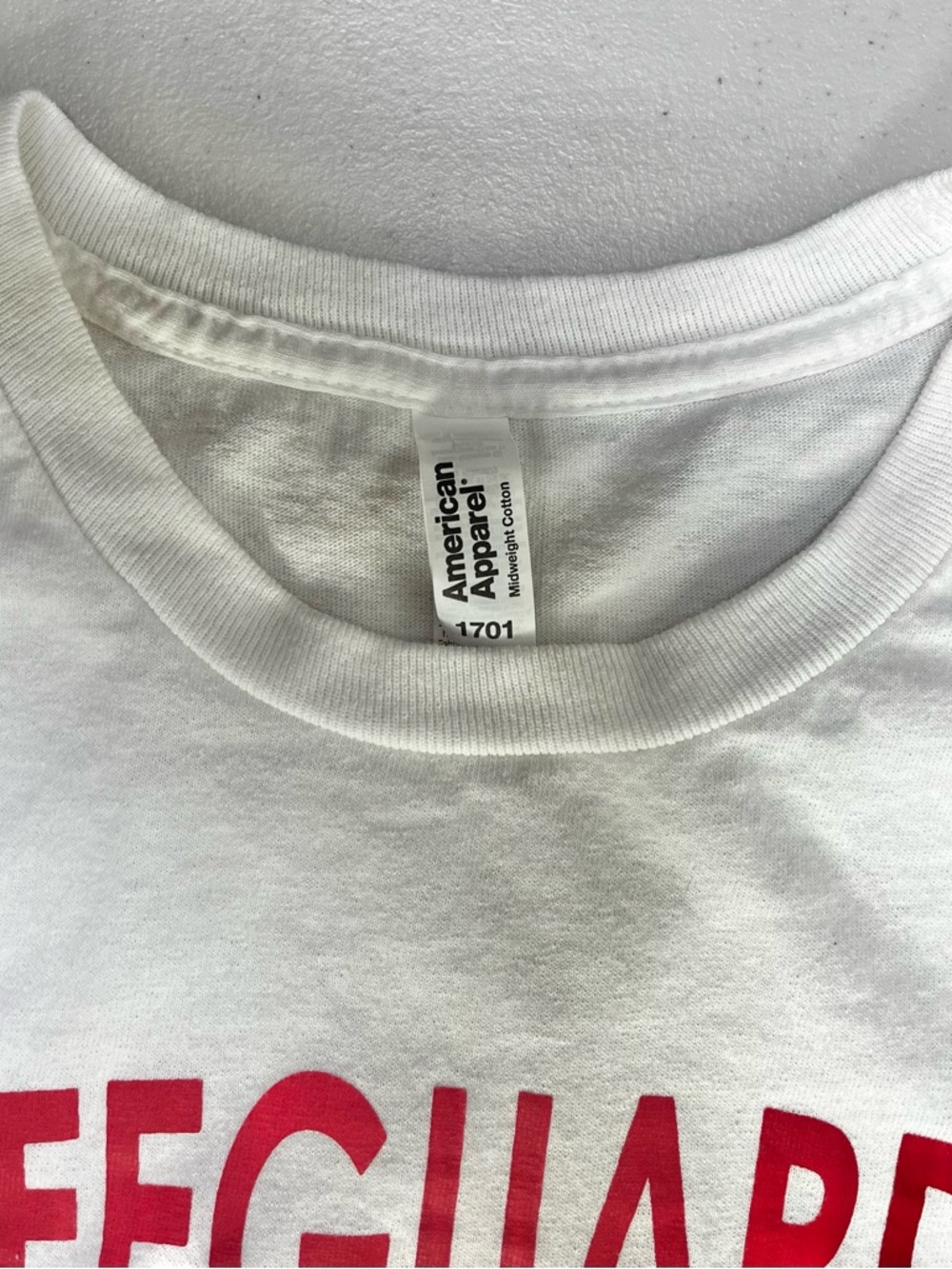 LIFEGUARD" graphic with red cross and "HAWAII" text underneath, size XL. Unisex - Picture 3 of 8